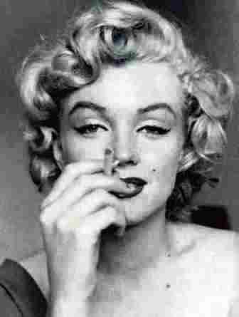 Marilyn Monroe Smoking